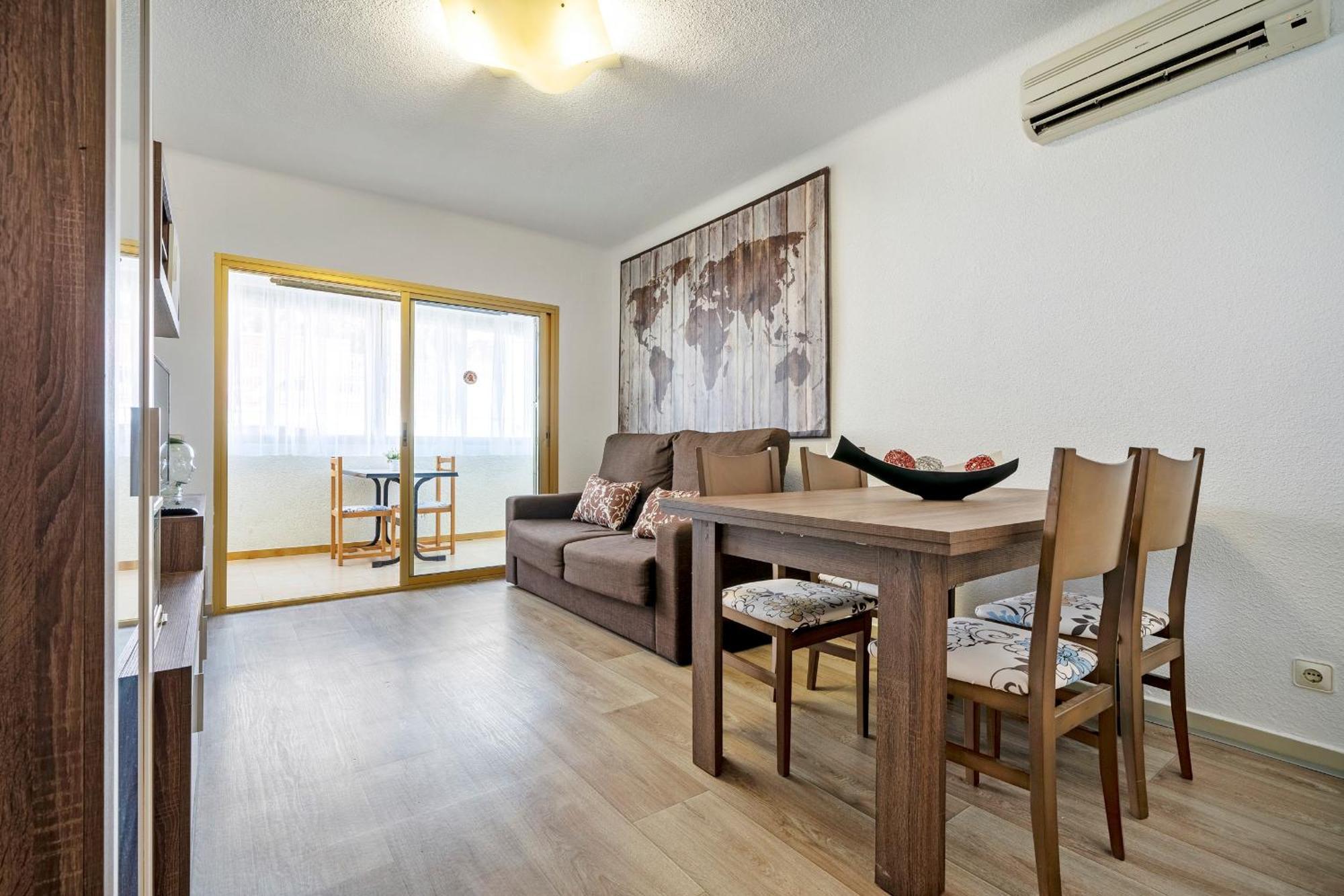 Hauzify I Apartaments Reddis Кембрилс Екстериор снимка