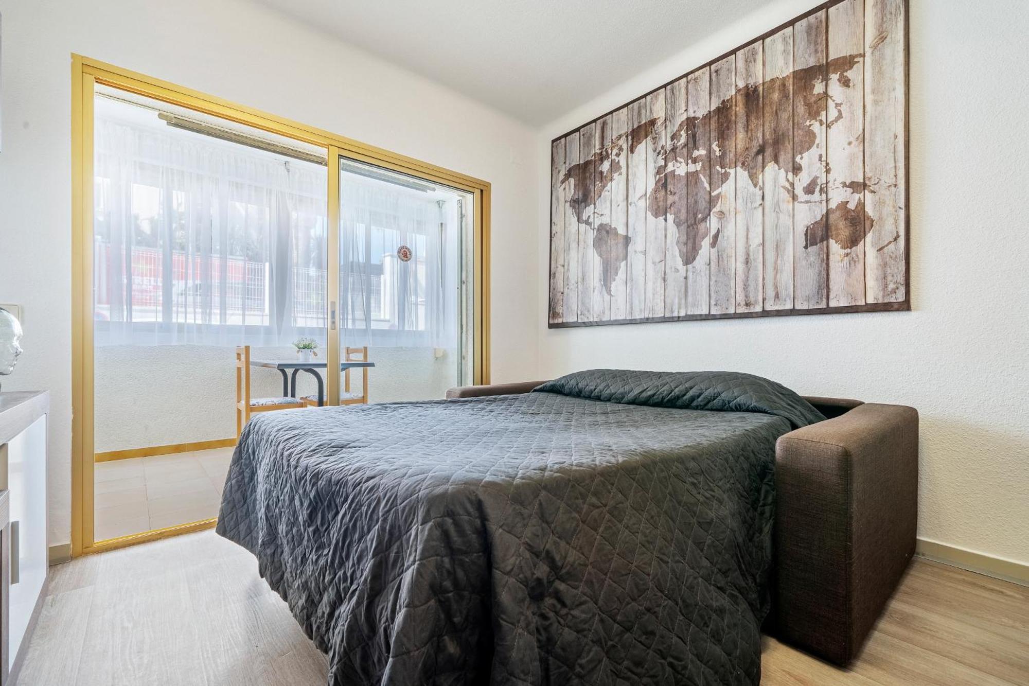 Hauzify I Apartaments Reddis Кембрилс Екстериор снимка